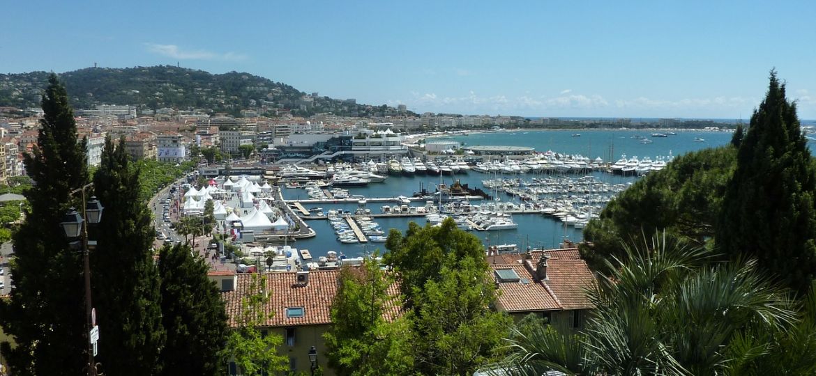 Louer un logement à Cannes avec une conciergerie agence Airbnb