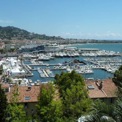 Louer un logement à Cannes avec une conciergerie agence Airbnb